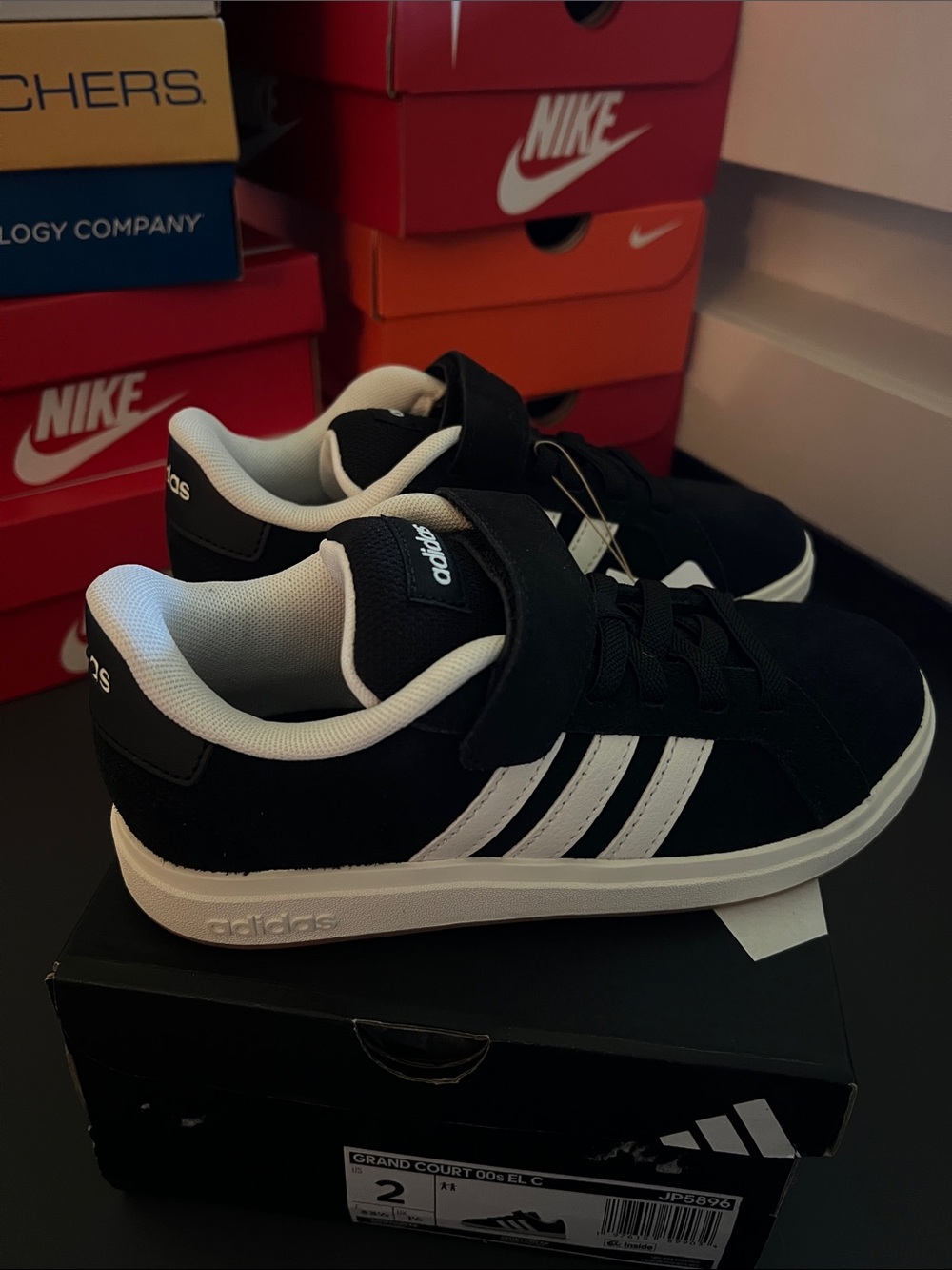 Adidas Kids size 2 Grand Court